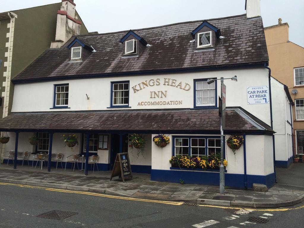 The Kings Head Inn Llandovery Exterior photo